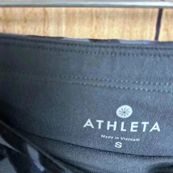 *Athleta Splash Relay Cropped Bamboo Print Gray Size S - Picture 7 of 12